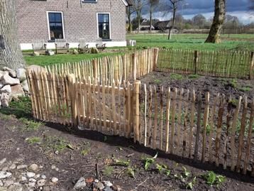 Kastanje hekwerk, schapenhek Engels, frans, palen schutting beschikbaar voor biedingen