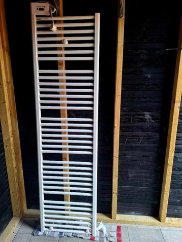 Elektrische design handdoekradiator (Vasco Bathline) beschikbaar voor biedingen