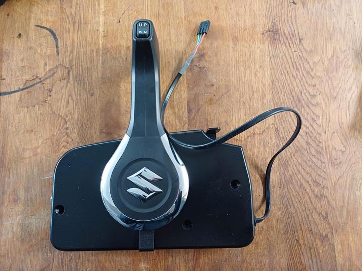 Suzuki hendel met trim en start op afstand setje contactslot, Watersport en Boten, Bootonderdelen, Nieuw, Motor en Techniek, Motorboot