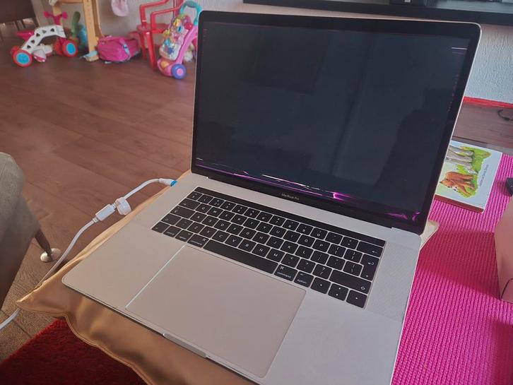MacBook Pro i7 a1707 - Scherm defect, werkt via HDMI, Computers en Software, Apple Macbooks, Gebruikt, MacBook Pro, Overige groottes