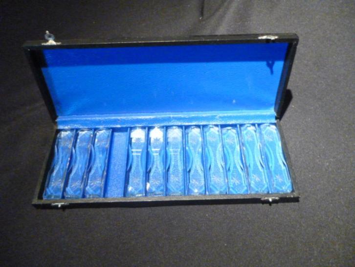 11 antieke kristallen  geslepen messenleggers 9x2x1 cm, Antiek en Kunst, Antiek | Glas en Kristal, Ophalen of Verzenden