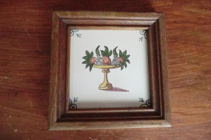 tegeltje - Makkum Handwerk - in houten lijstje / fruitschaal, Antiek en Kunst, Antiek | Wandborden en Tegels, Ophalen of Verzenden