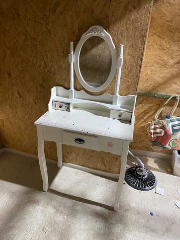 Kap tafel beschikbaar voor biedingen