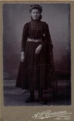 CDV - A.L. Boersma - Fotograaf - Harlingen -Vrouw in Jurk-, Gebruikt, Verzenden, Foto, Klederdracht