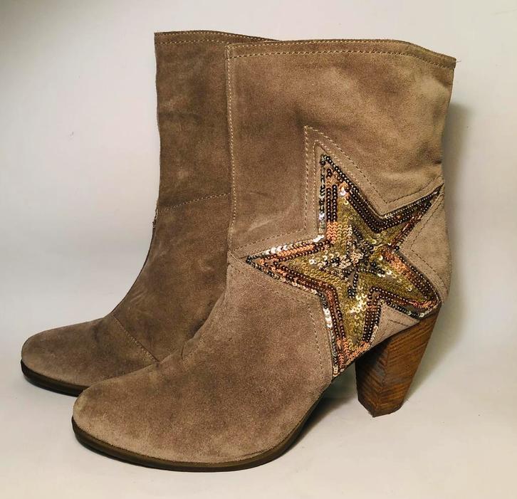 Suede enkellaarsjes, laarzen met glitterster erop, als nieuw, Kleding | Dames, Schoenen, Zo goed als nieuw, Bruin, Ophalen of Verzenden