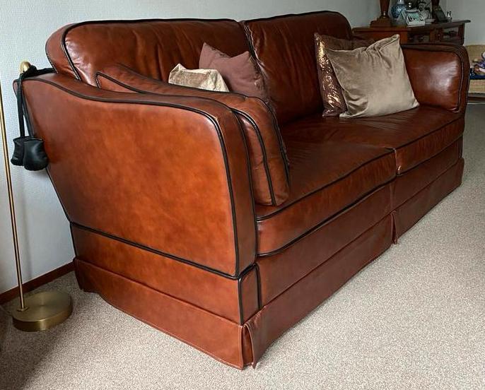 Prachtige lederen kasteelbank - Zo goed als nieuw!, Huis en Inrichting, Banken | Bankstellen, Zo goed als nieuw, Rechte bank, Driepersoons