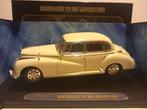 Mercedes Benz 300 C Limousine creme Ricko 1:18 KRD, Hobby en Vrije tijd, Modelauto's | 1:18, Ophalen of Verzenden, Zo goed als nieuw