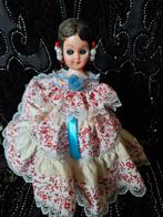 Vintage Souvenir Pop in Klederdracht - Rood/Wit, Ophalen of Verzenden