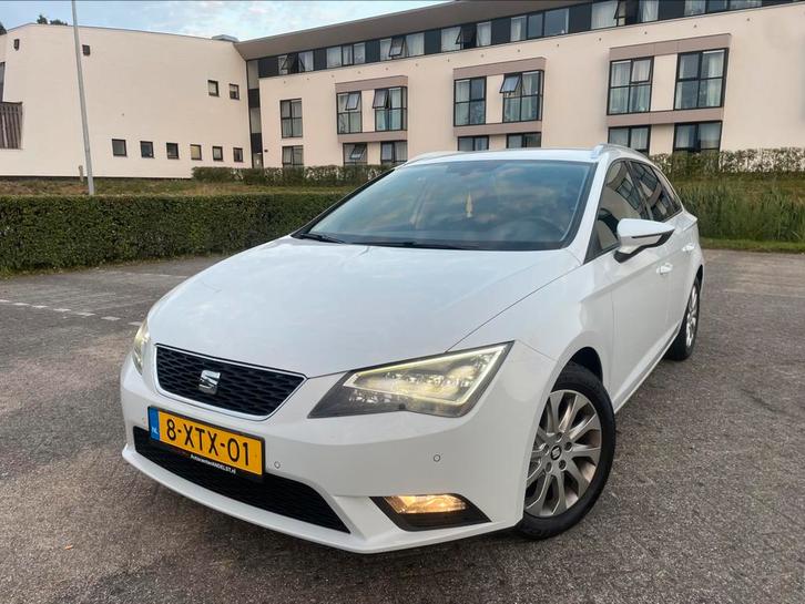 Seat Leon 1.6 TDI 81KW ST 2014 Wit, Auto's, Seat, Bedrijf, Leon, Diesel, A, Stationwagon, Handgeschakeld, Origineel Nederlands