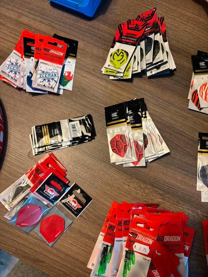 Darts, Sport en Fitness, Darts, Zo goed als nieuw, Flights, Ophalen of Verzenden