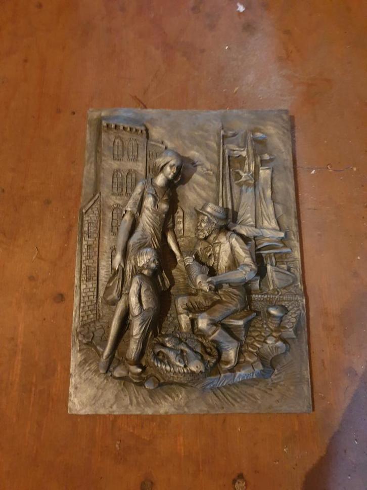 Bronzen reliëf voorstelling van vissersfamilie, Antiek en Kunst, Antiek | Wandborden en Tegels, Ophalen of Verzenden