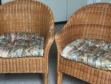 mooie rieten stoelen mag met kussen beschikbaar voor biedingen