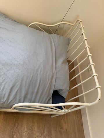 IKEA minnen bedframe met lattenbodem - afbeelding 3