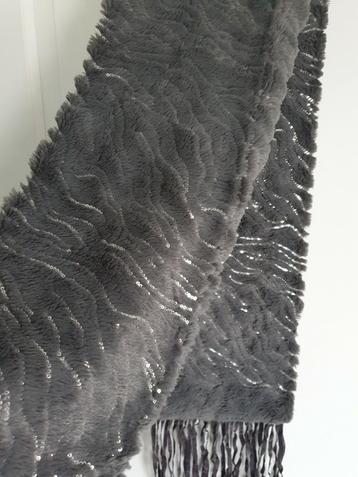 Extra lange, superzachte, leuke Sjaal / Das beschikbaar voor biedingen