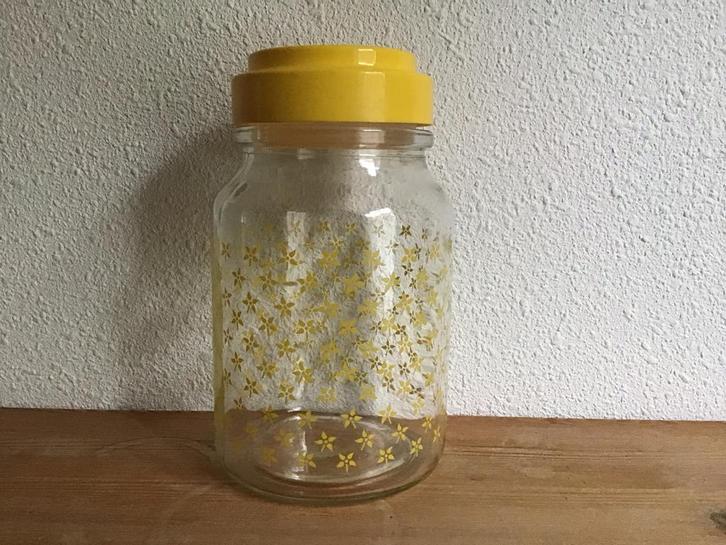 Vintage voorraadpot met kunststof deksel in geel., Verzamelen, Retro, Huis en Inrichting, Ophalen of Verzenden