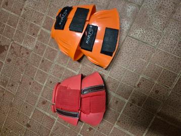 2 paar springschoenen paard beschikbaar voor biedingen