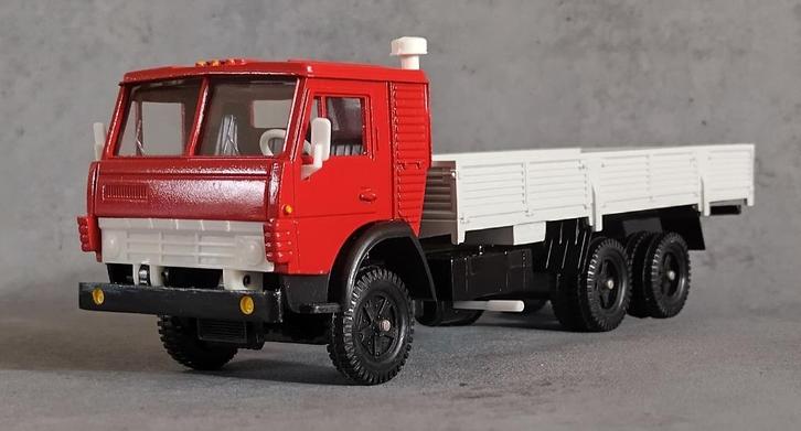 Schaal 1:43 KAMAZ 53212 USSR Russian Arek Kazan, Hobby en Vrije tijd, Modelauto's | 1:43, Nieuw, Bus of Vrachtwagen, Overige merken