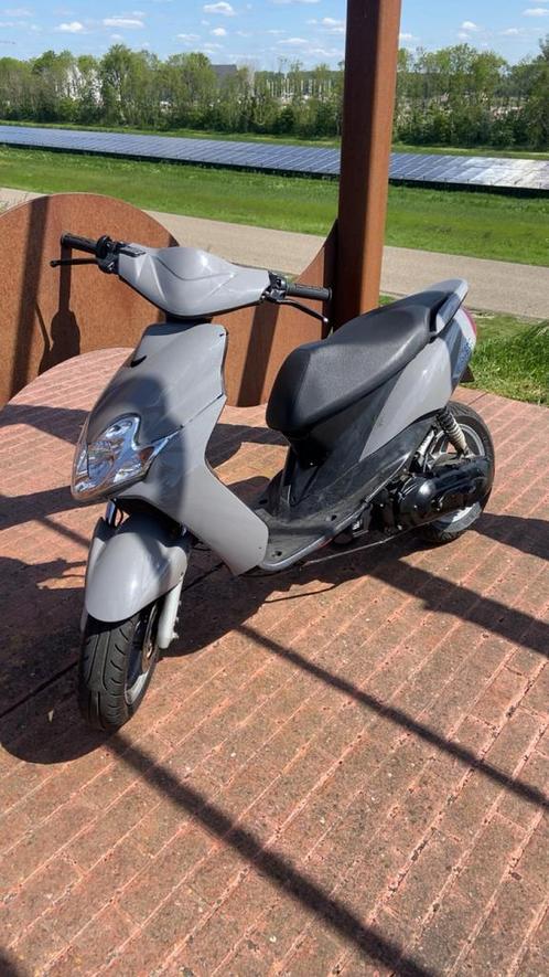 Yamaha jog R, Fietsen en Brommers, Scooters | Yamaha, Zo goed als nieuw, JogR of RR, Maximaal 25 km/u, Tweetakt, Ophalen