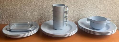 Mepal Odense: 4-p. servies in lichtblauw (retro/vintage), Caravans en Kamperen, Kampeeraccessoires, Zo goed als nieuw, Ophalen of Verzenden