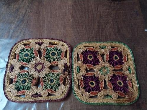 uit oma's kast 2x vintage onderzetter / set 4, Huis en Inrichting, Woonaccessoires | Onderzetters, Gebruikt, Pot of Pan, Ophalen of Verzenden