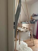 Hussh hanging cradle - Wieg incl tripod en hemeltje, Minder dan 70 cm, Minder dan 140 cm, Zo goed als nieuw, Ophalen