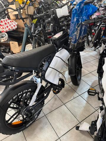 Tekoop Mooei fiets beschikbaar voor biedingen