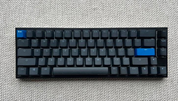 Ducky One 2 SF – 65% – MX Brown – RGB – USB-C, Computers en Software, Toetsenborden, Gebruikt, Qwerty, Bedraad, Ophalen of Verzenden