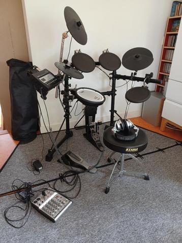 Elektronisch drumstel Roland TD3KW met toebehoren beschikbaar voor biedingen