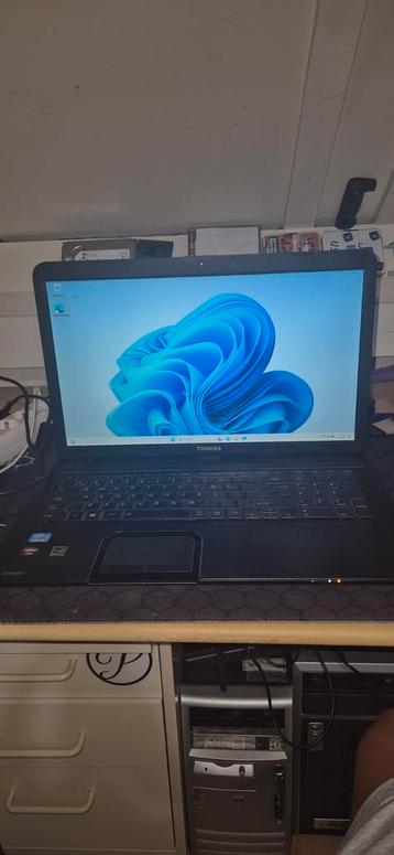 Laptop i5 Win 11  beschikbaar voor biedingen