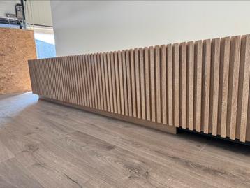 Te koop massieve paneel kasten soft close ( in nieuwstaat) beschikbaar voor biedingen