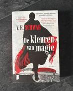 De Kleuren van Magie - V.E. Schwab, Boeken, Ophalen of Verzenden, Zo goed als nieuw, Nederland