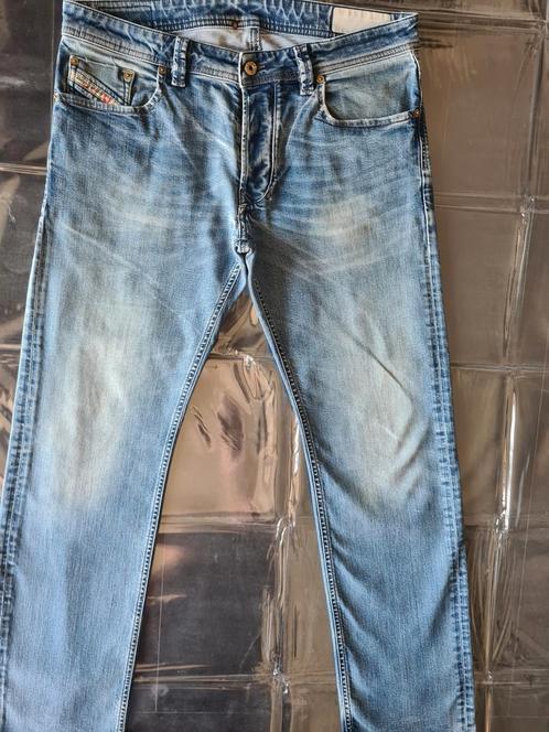 CLASSIC DIESEL LARKEE STRAIGHT STRETCH JEANS SIZE 36/32, Kleding | Heren, Spijkerbroeken en Jeans, Zo goed als nieuw, W36 - W38 (confectie 52/54)