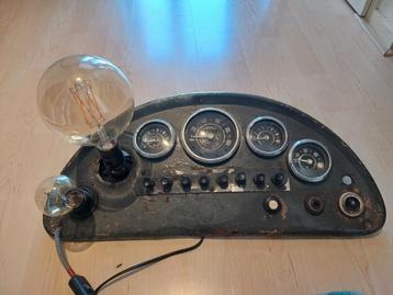 Decoratieve dashboard lamp beschikbaar voor biedingen