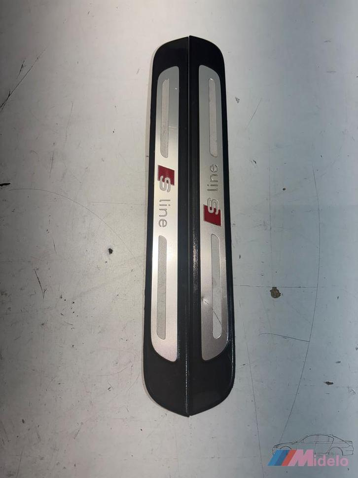 AUDI A1 S LINE INSTAPLIJSTEN L&R 8X4853373, Auto-onderdelen, Carrosserie en Plaatwerk, Audi, Gebruikt, Ophalen of Verzenden