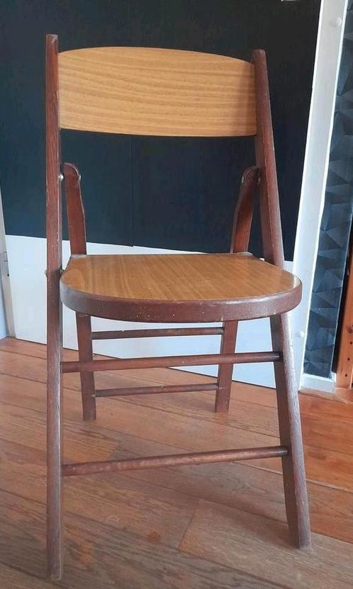 klapstoel vintage Shanghai made in China, Huis en Inrichting, Stoelen, Gebruikt, Eén, Hout, Bruin, Ophalen of Verzenden