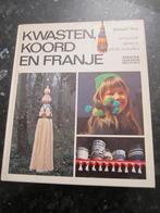 21.  Kwasten en franje, Boeken, Ophalen, Zo goed als nieuw