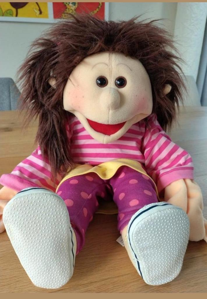 .g.a.n.Living Puppets handpop Fien 65 cm met extra kleding., Kinderen en Baby's, Speelgoed | Poppen, Zo goed als nieuw, Ophalen of Verzenden