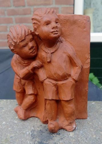 Mathieu Oehlen (1915-1991) Twee jongens ~1950, terracotta beschikbaar voor biedingen
