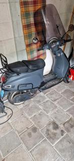 goede scooter  blauw kenteken uit 2020 een btc riva, Fietsen en Brommers, Ophalen, Zo goed als nieuw, Benzine, Overige merken