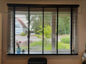 Zwarte jaloezien van de leenbakker 220x180cm beschikbaar voor biedingen