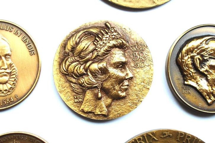 Nederland lot met 15 penningen koninklijk huis, Postzegels en Munten, Penningen en Medailles, Nederland, Ophalen of Verzenden