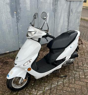 Peugeot snorscooter voor onderdelen  beschikbaar voor biedingen