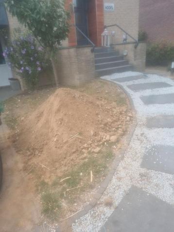 Gezocht grond / zand  om vijver gat dicht te maken beschikbaar voor biedingen
