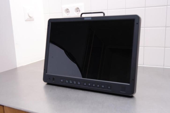 Osee Mega 15,4 Production / klanten monitor SDI/HDMI in tas, Audio, Tv en Foto, Fotografie | Professionele apparatuur, Zo goed als nieuw