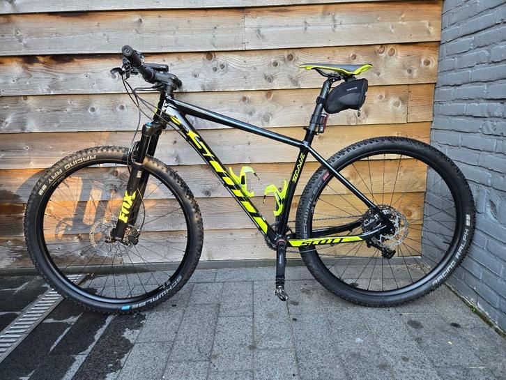Scott Scale 950 MTB met hand gespaakte wielen, Fietsen en Brommers, Fietsen | Mountainbikes en ATB, Zo goed als nieuw, Heren, Overige merken
