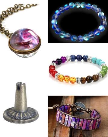Partij spirituele armbanden, kettingen en artikelen. beschikbaar voor biedingen