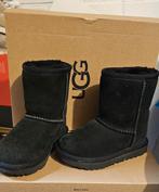 UGG zwarte laarzen maat 25, Ophalen, Zo goed als nieuw, Meisje, Laarzen