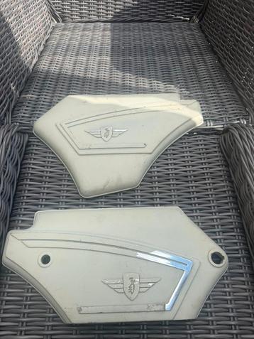 Te koop zeer nette zundapp 517 logo kappen . beschikbaar voor biedingen