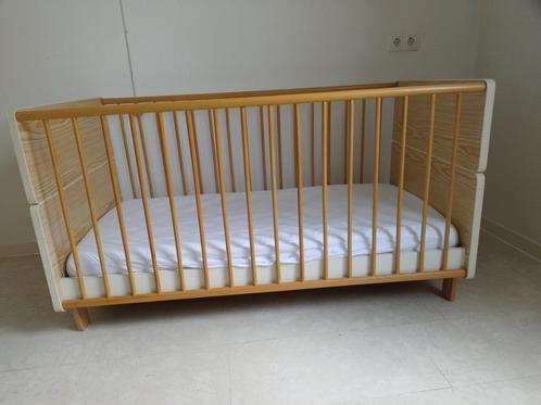 baby bedje ,commode en kast, Kinderen en Baby's, Kinderkamer | Complete kinderkamers, Gebruikt, Jongetje of Meisje, Ophalen