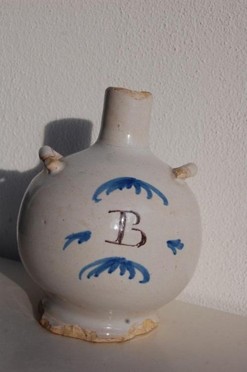 Bodemvondst 18e eeuws faience kruik veldfles huwelijksvaas, Antiek en Kunst, Antiek | Keramiek en Aardewerk, Ophalen of Verzenden